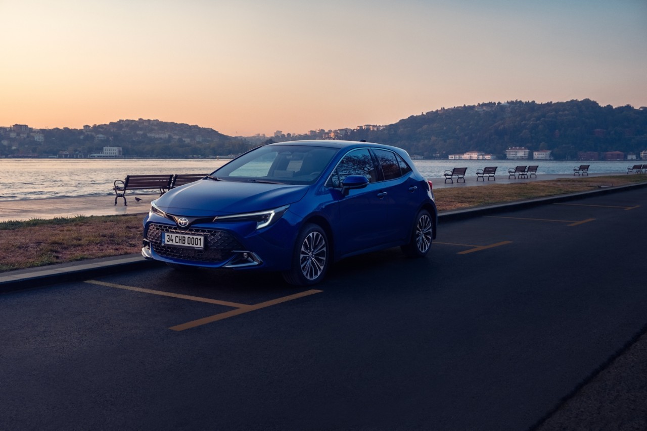 Toyota Corolla Hatchback Hybrid