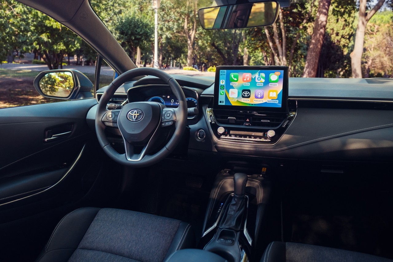 Yeni Corolla Hatchback Hybrid İç Tasarım