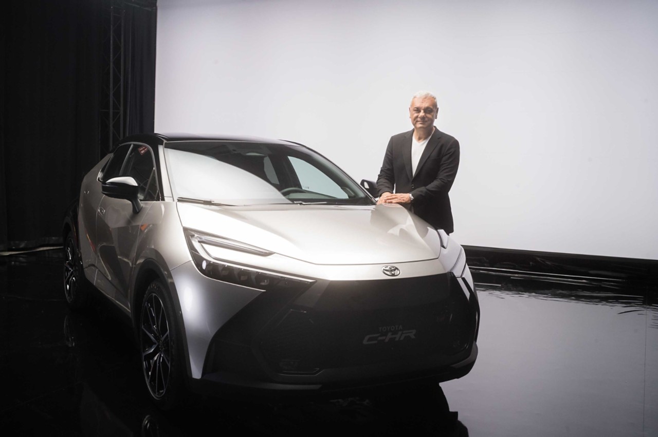 Yeni Toyota C-HR ve Toyota Türkiye CEO'su Ali Haydar Bozkurt