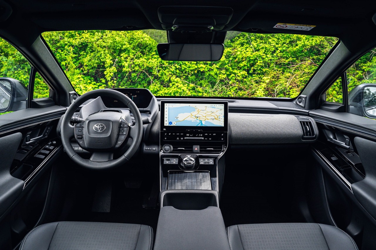 toyota_bZ4X_kabin